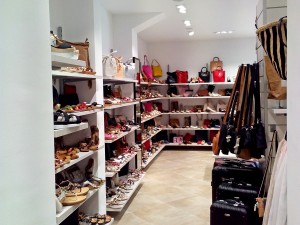 HEYMO, Schuh- und Taschenverkauf